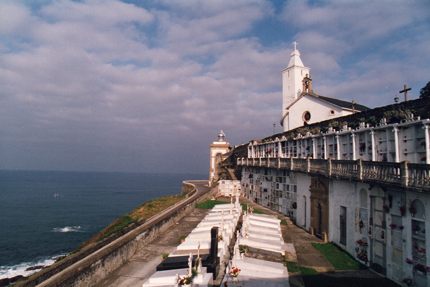 Valdés, Luarca, capilla, Nazareno, Atalaya, Virgen Blanca, cementerio
